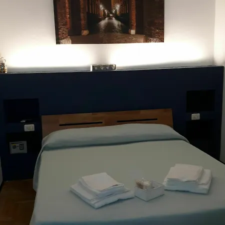 Il Salotto Del Conte Nocleg ze śniadaniem 2*